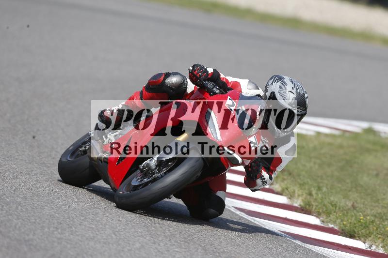 /49 26.08.2025 Cornu Master School ADR/rot-rouge/27